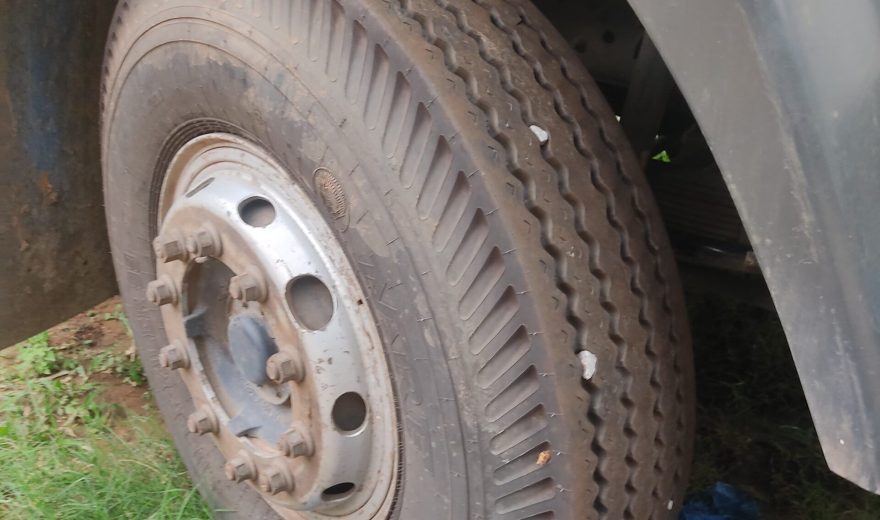 front tyre left